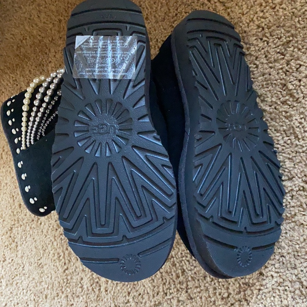 Uggs - image 3